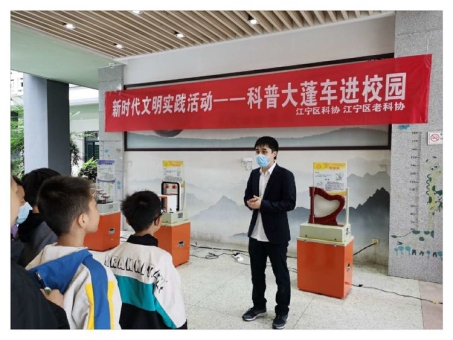 https://static2.ivwen.com/users/51246808/54c5f2f19397d7a0314057e7b659e1e9.jpg?imageView2/2/w/750/h/1400/q/80