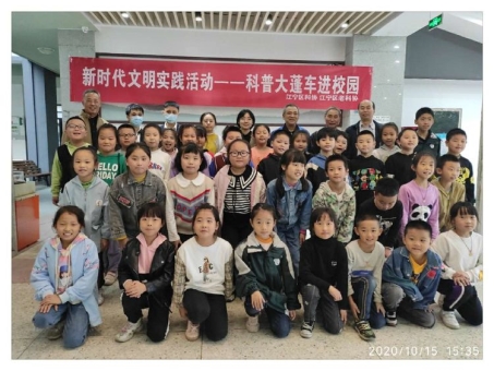 https://static2.ivwen.com/users/51246808/d2e31d7913dd0018de49c78a5eb7095a.jpg?imageView2/2/w/750/h/1400/q/80